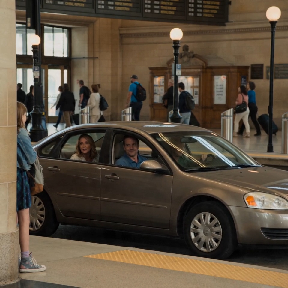 My mother left me at Union Station when I was twelve, laughed through the car window, and bet fifty dollars I could not find my way home. I never went back. This morning, at 6:14, my phone lit up with 29 missed calls from Illinois, and my husband watched all the color leave my face.