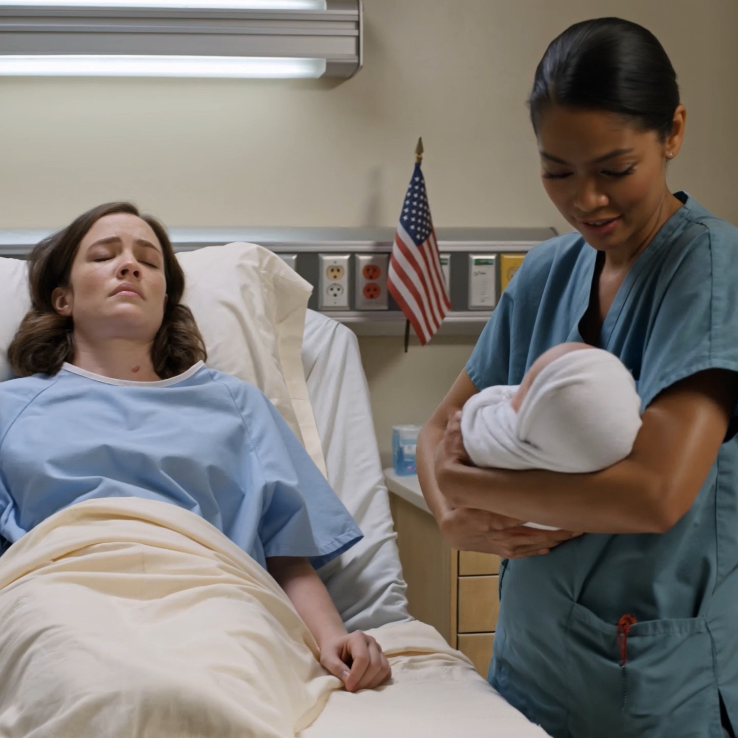 By the time Clare Matthews stepped through the sliding glass doors of Saint Mary’s General Hospital, the sky over Cincinnati was still the color of dishwater and old snow. It was one of those February mornings that made everything look exhausted before the day had even started. The parking lot was lined with dirty slush. A city bus hissed at the corner. Somewhere behind her, an ambulance backed into the emergency bay with a sharp mechanical beep that made her flinch more than it should have.