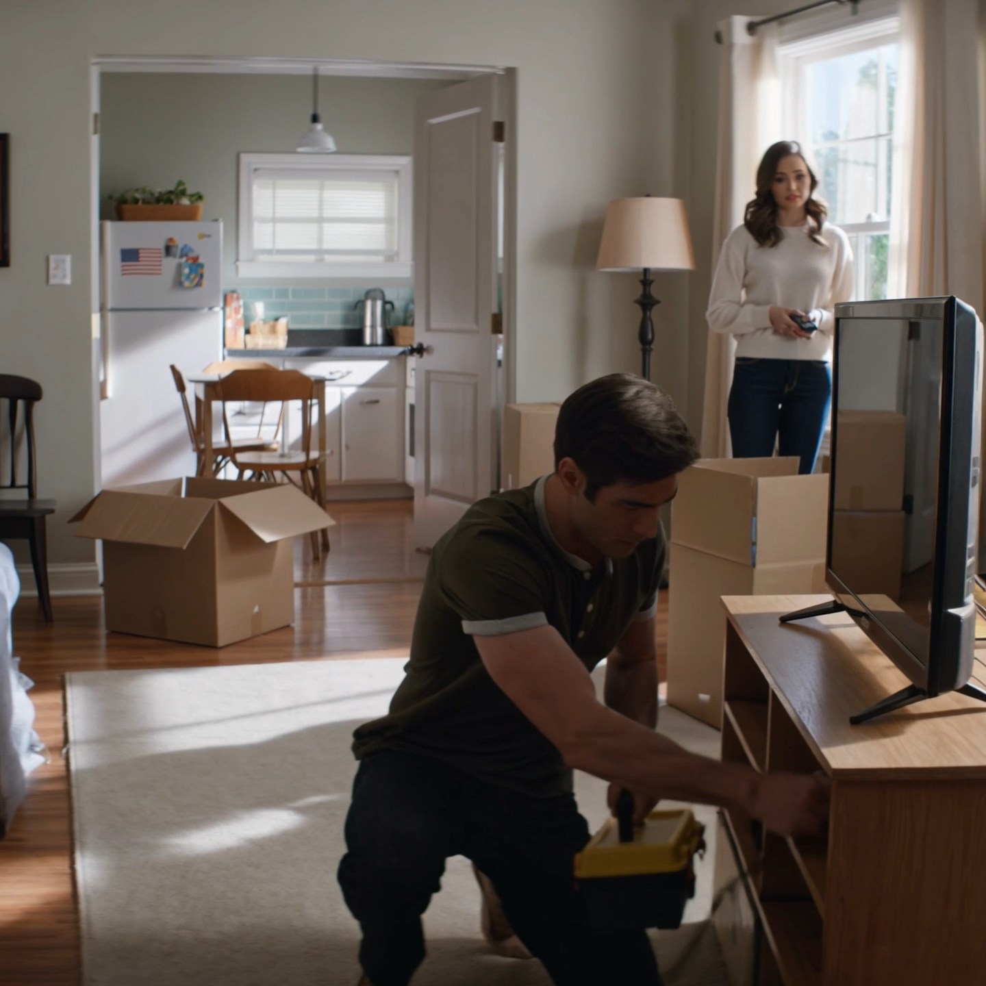 My new neighbor asked me to fix her TV. I stood up in her half-empty apartment and found the woman who had disappeared from my life seven years ago—now living across the hall from the daughter I had raised alone.