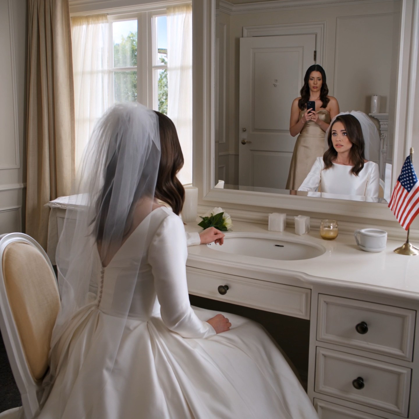 Three hours before I was supposed to say “I do,” my groom was already in the Bahamas with another woman—and 300 guests were still waiting for me downstairs.