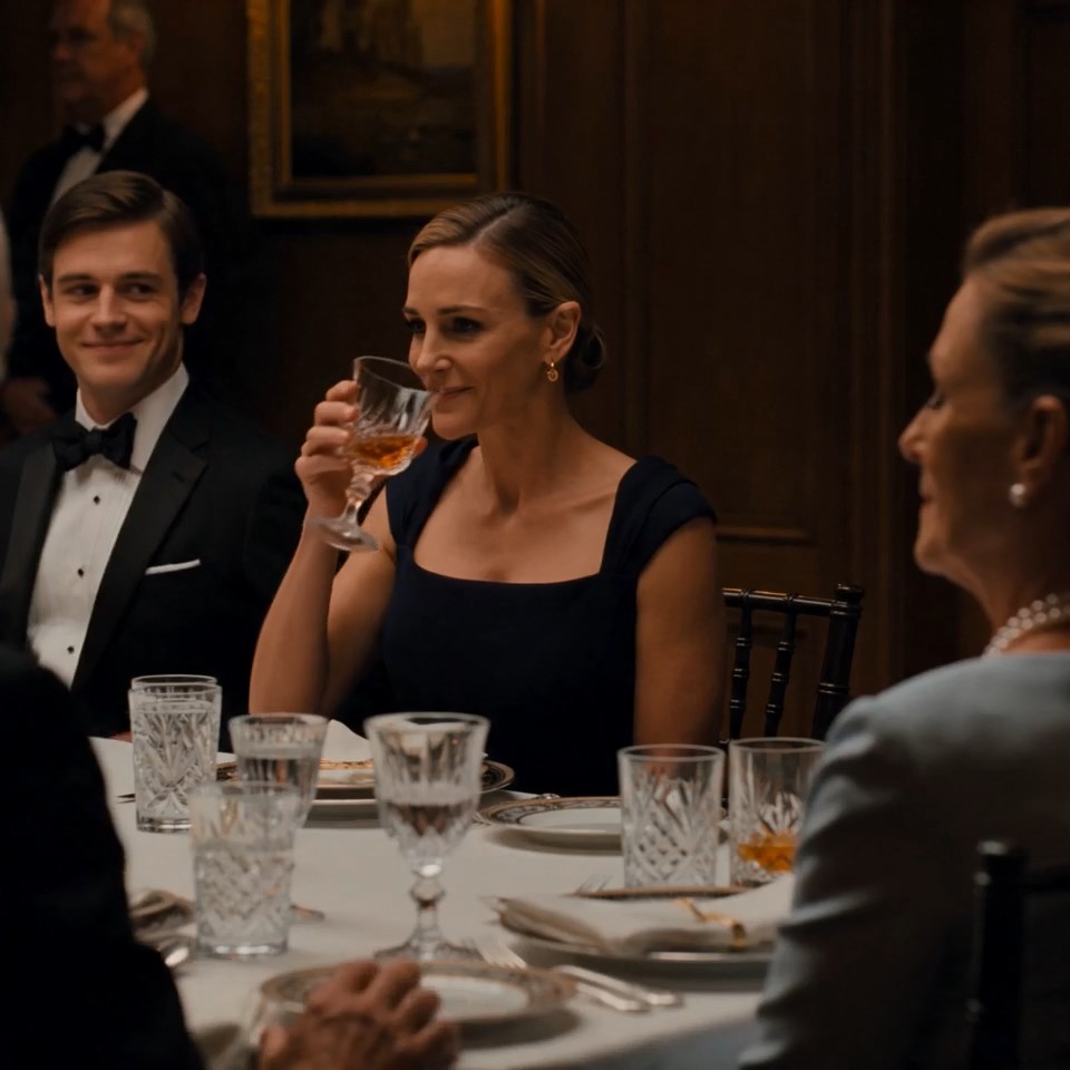 My parents invited me to an elegant family dinner just to cut my name out of the inheritance in front of everyone. The whole table clapped. I smiled, finished my drink, and walked out. Forty-eight hours later, nobody at that table sounded so certain.